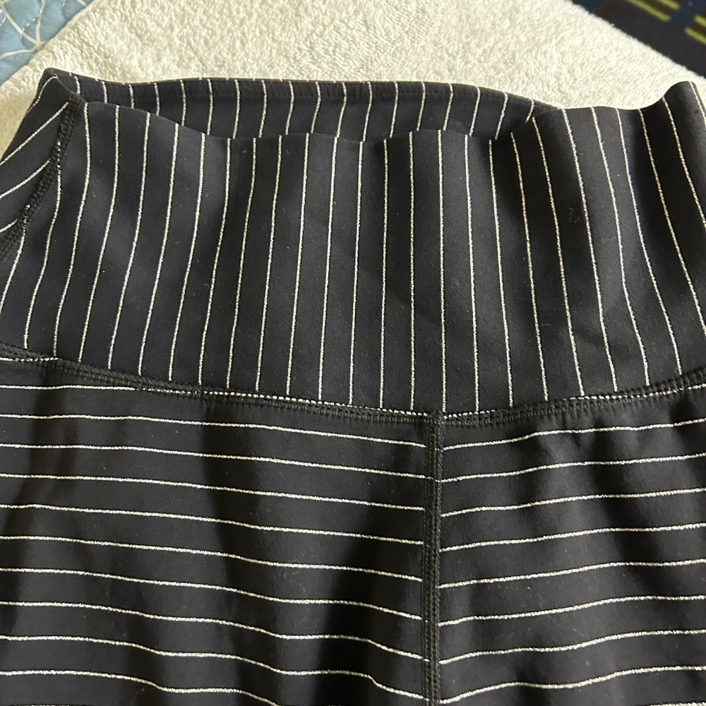 Glider Metallic Spandex Leggings - Picture 3 of 4
